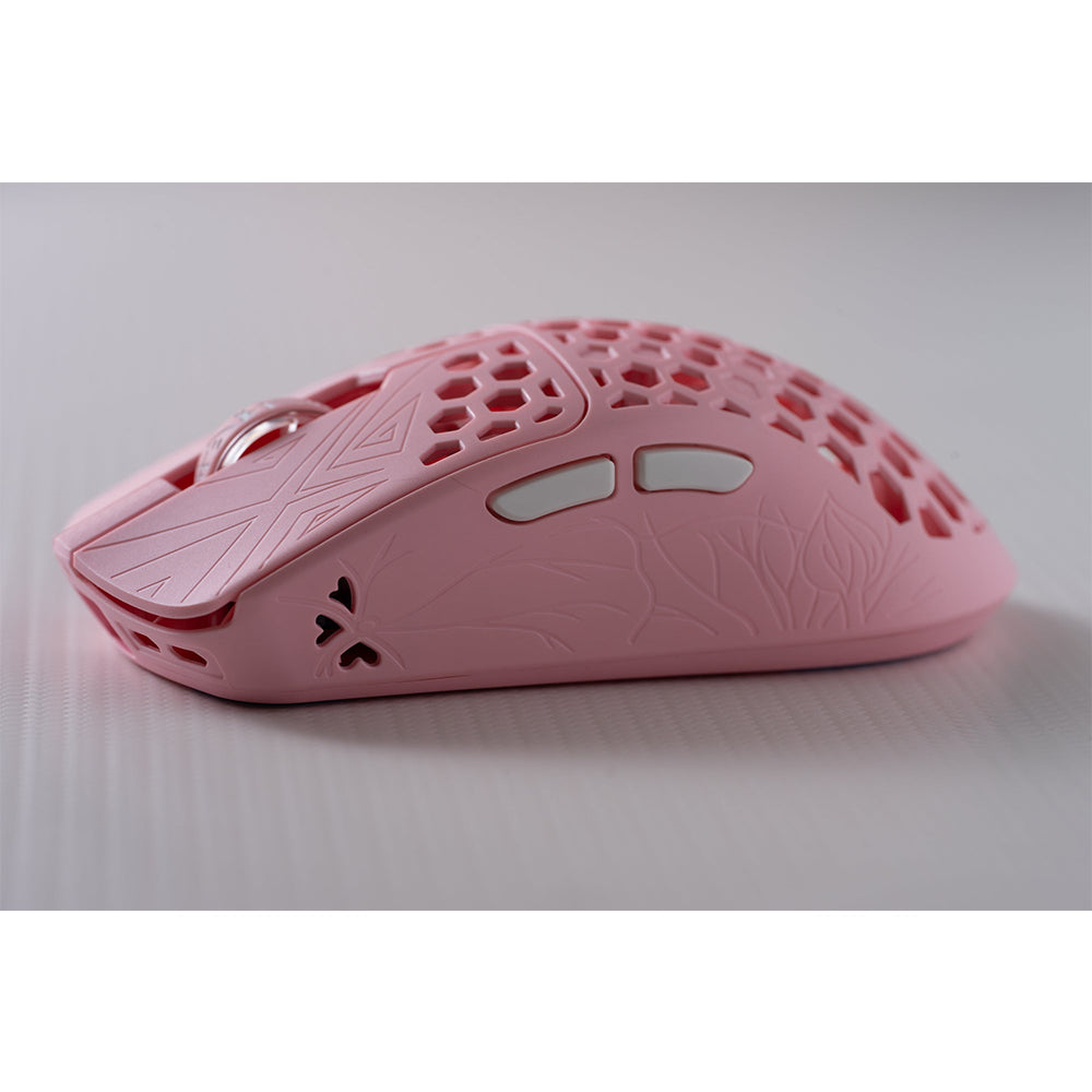 Arbiter Studio AKITSU MEDIUM 40g Carbon Fiber 8K Wireless Gaming Mouse Pink - Founders Edition