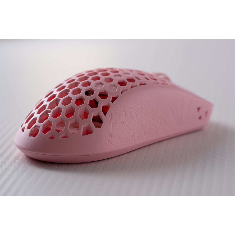 Arbiter Studio AKITSU MEDIUM 40g Carbon Fiber 8K Wireless Gaming Mouse Pink - Founders Edition