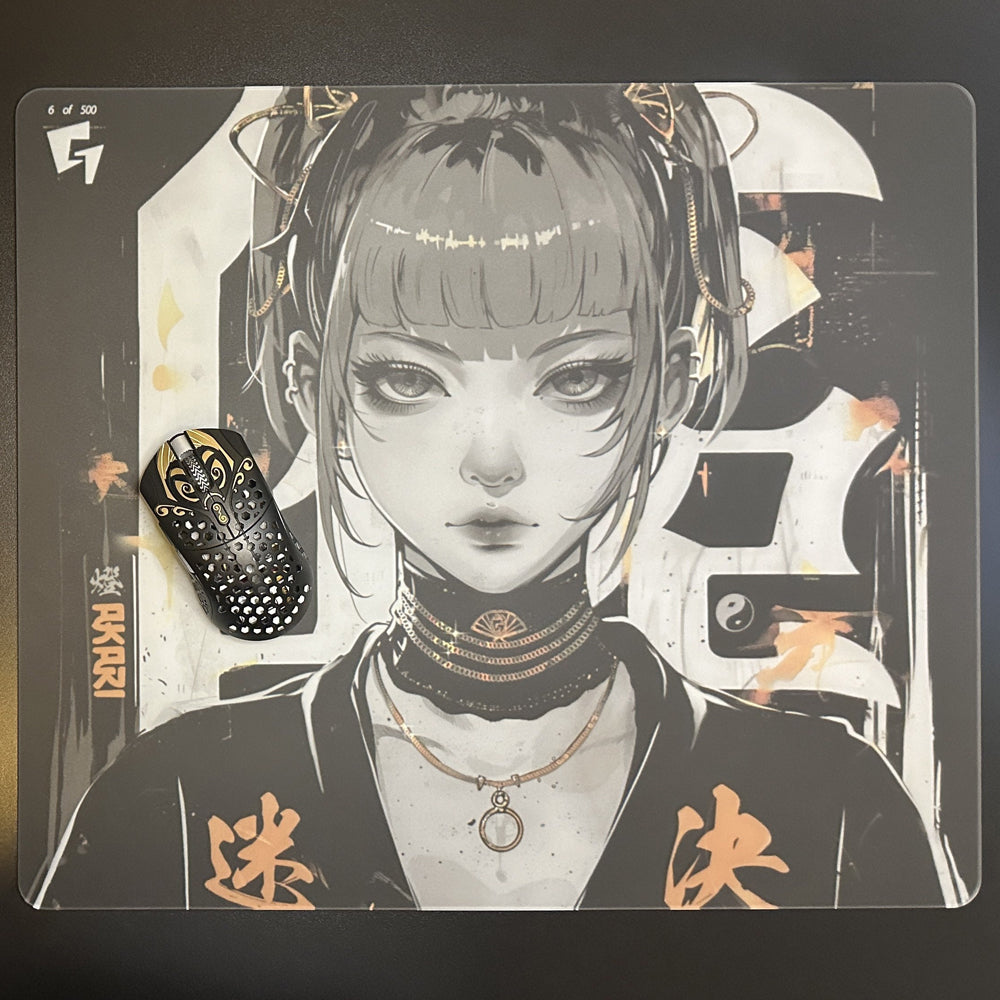 GLSSWRKS Akari Premium Glass Mousepad Gold【他商品との同梱不可】